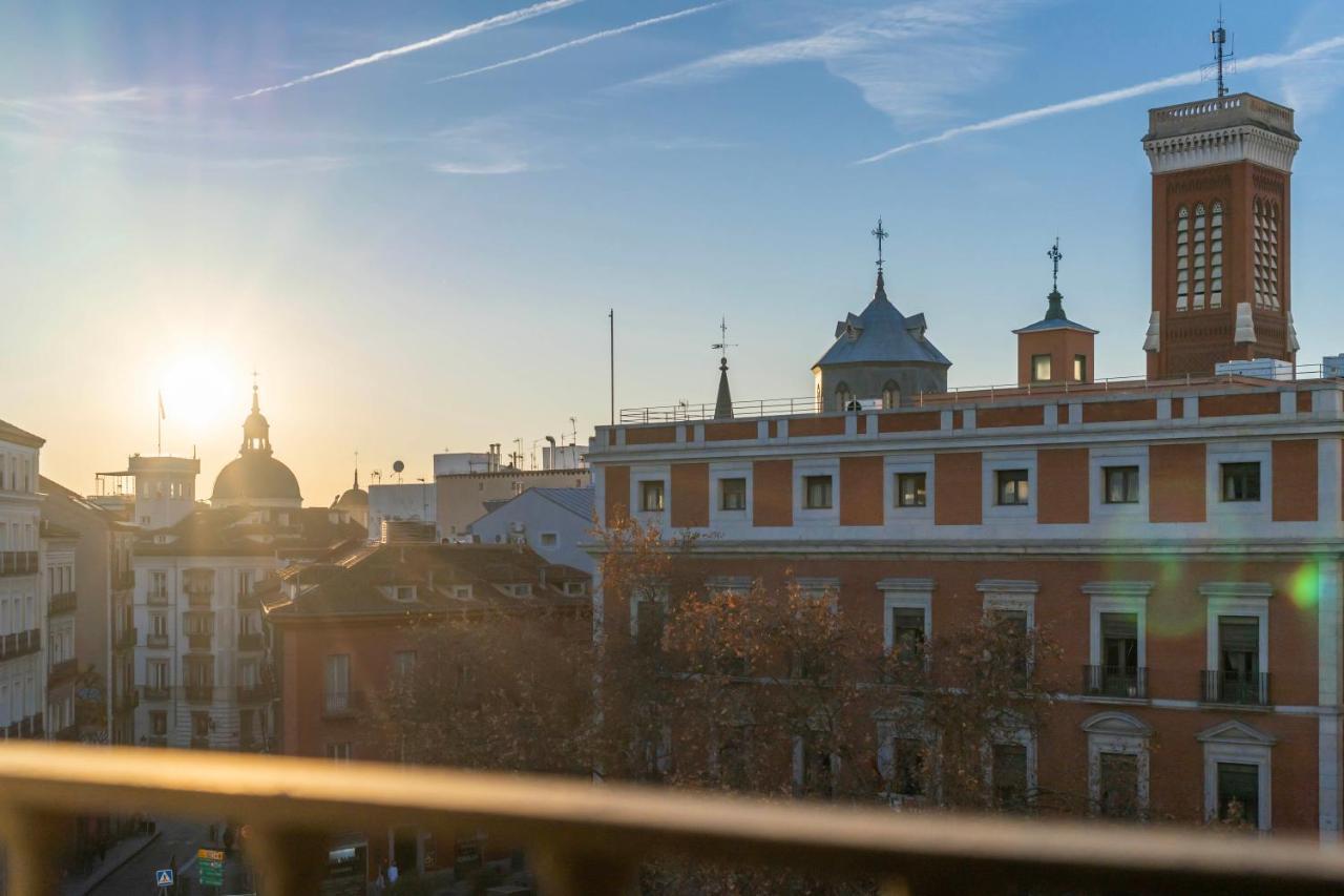1851: Exceptional 19Th Century Studio In Madrid Buitenkant foto